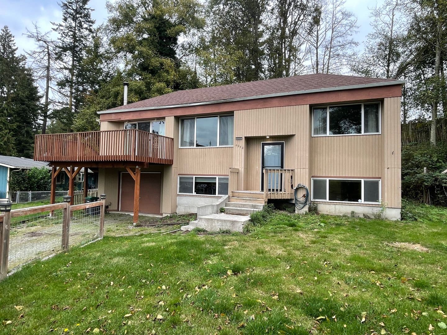 Oak Harbor House: 4948 Deception Circle