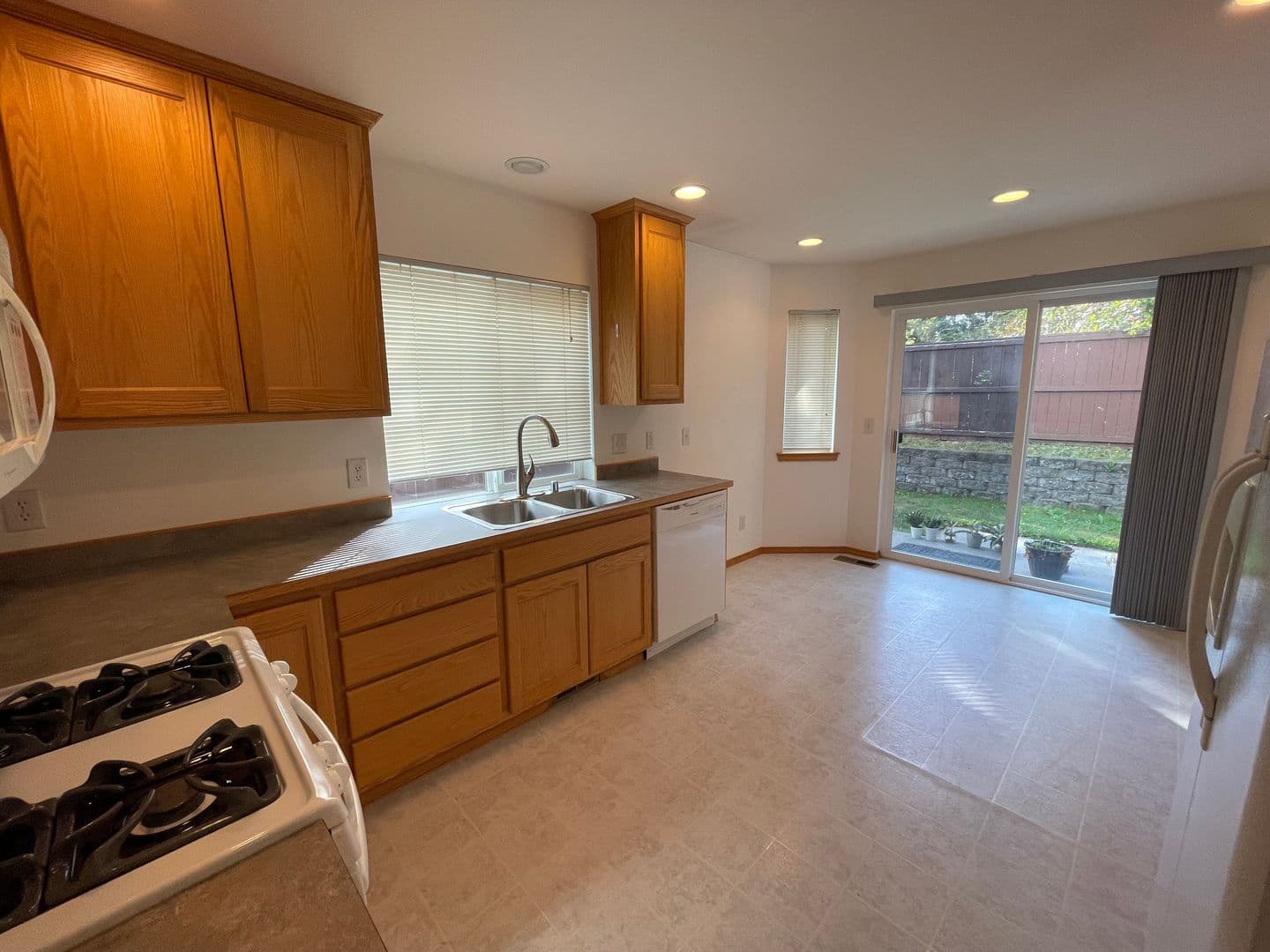 Oak Harbor House: 1337 NW Redwing Dr.