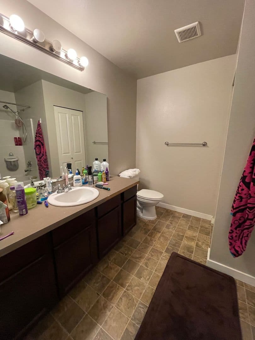 Oak Harbor House: 1340 NW Lofton Loop