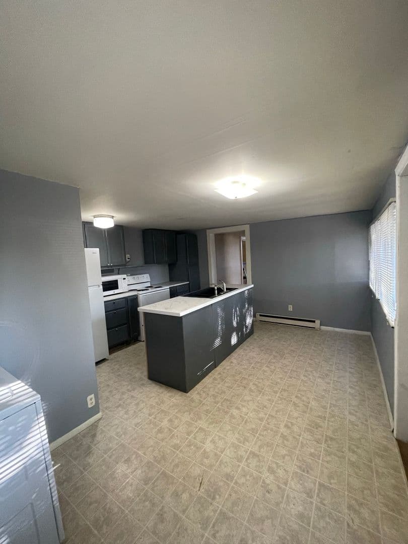 Sedro Woolley Apartment: 1100 Borseth St.