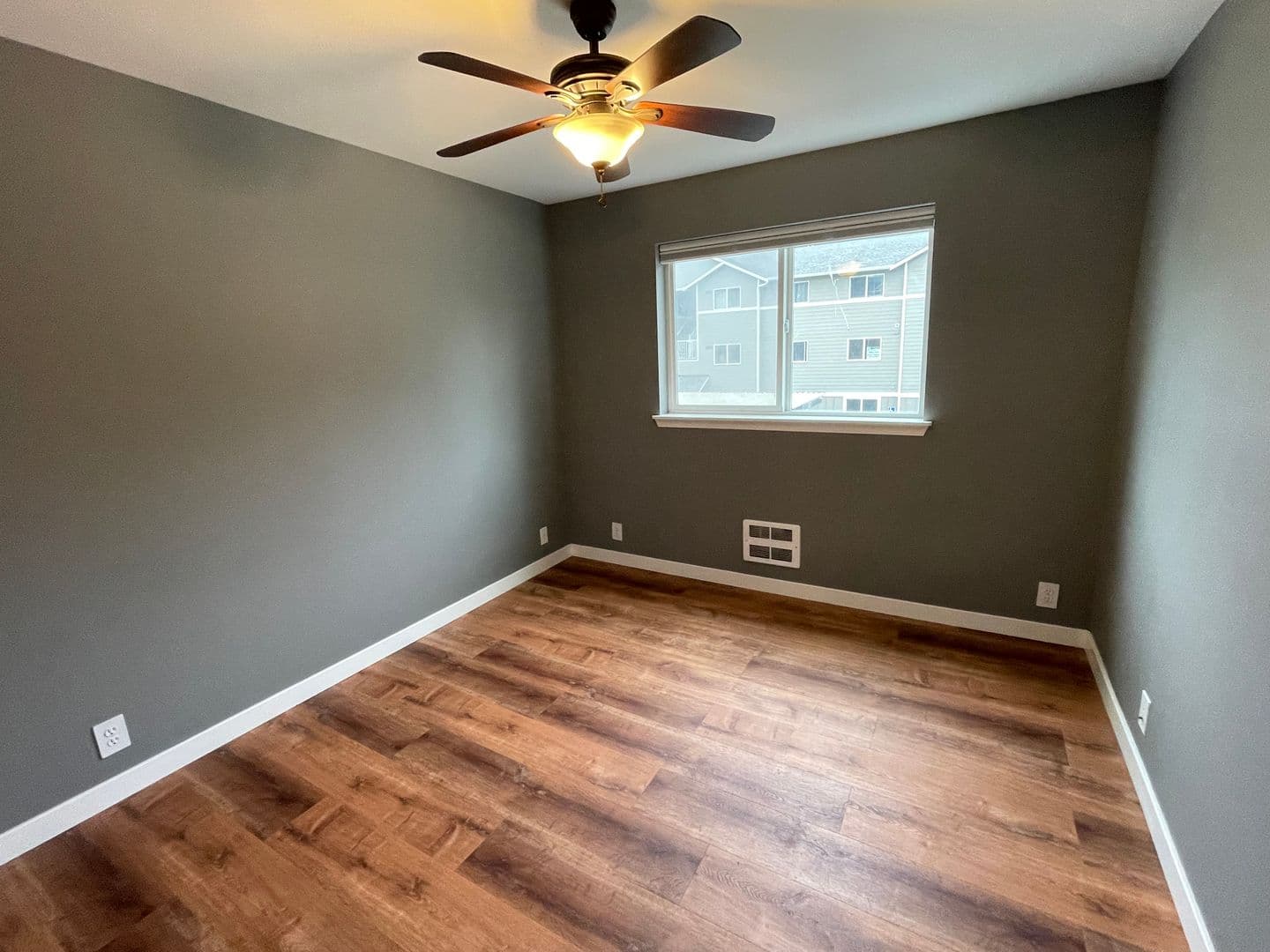 Oak Harbor House: 1670 SW Mulberry Pl. B201