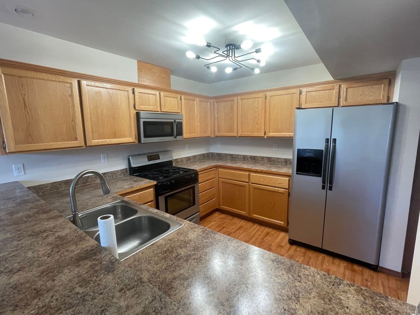 Oak Harbor House: 155 NE Melrose Dr.