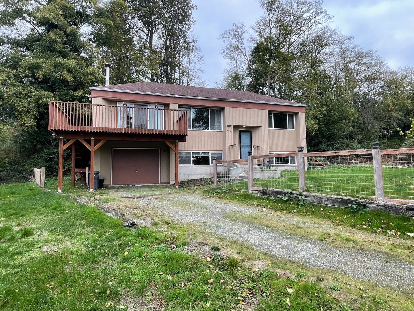 Oak Harbor House: 4948 Deception Circle