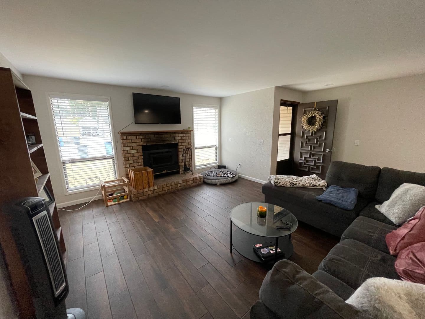 Oak Harbor House: 448 NW 7th Ave