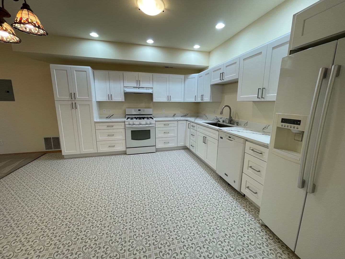 Oak Harbor House: 2128 SW Freund St. Unit A