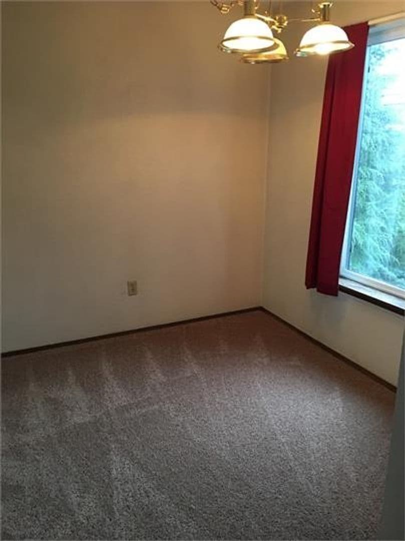 Oak Harbor House: 270 SE Barrington Drive A203