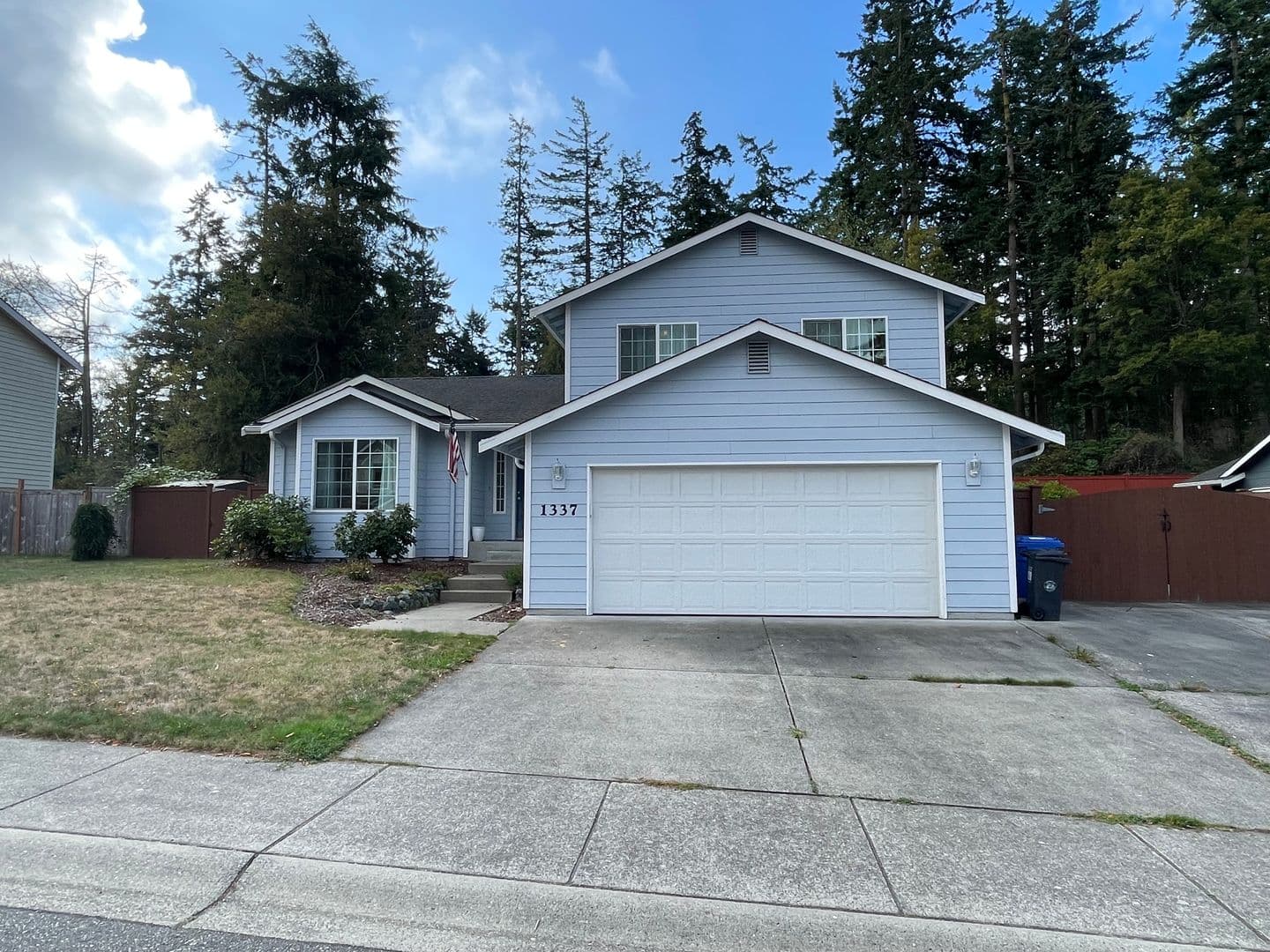 Oak Harbor House: 1337 NW Redwing Dr.