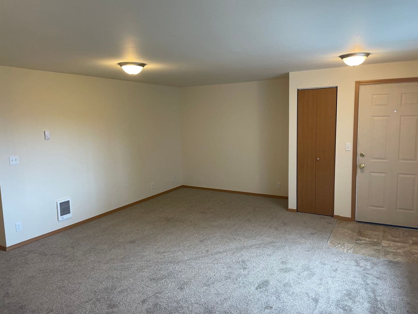 Oak Harbor Apartment: 690 NW Atalanta Way #M