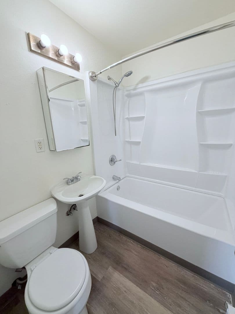 Oak Harbor Apartment: 3157 Hawks Prairie Rd.