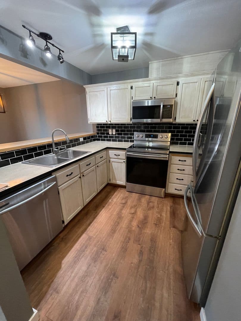 Oak Harbor House: 1670 SW Mulberry Pl. B201
