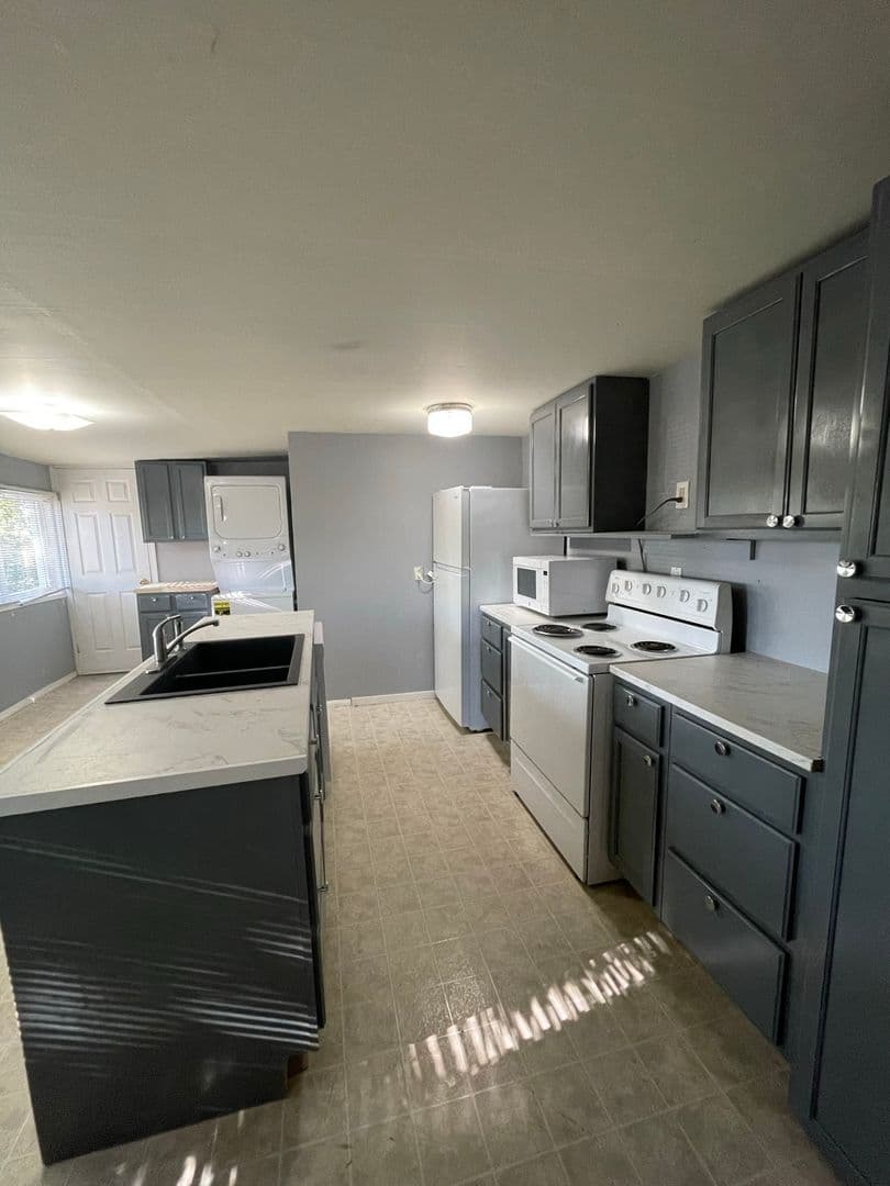 Sedro Woolley Apartment: 1100 Borseth St.