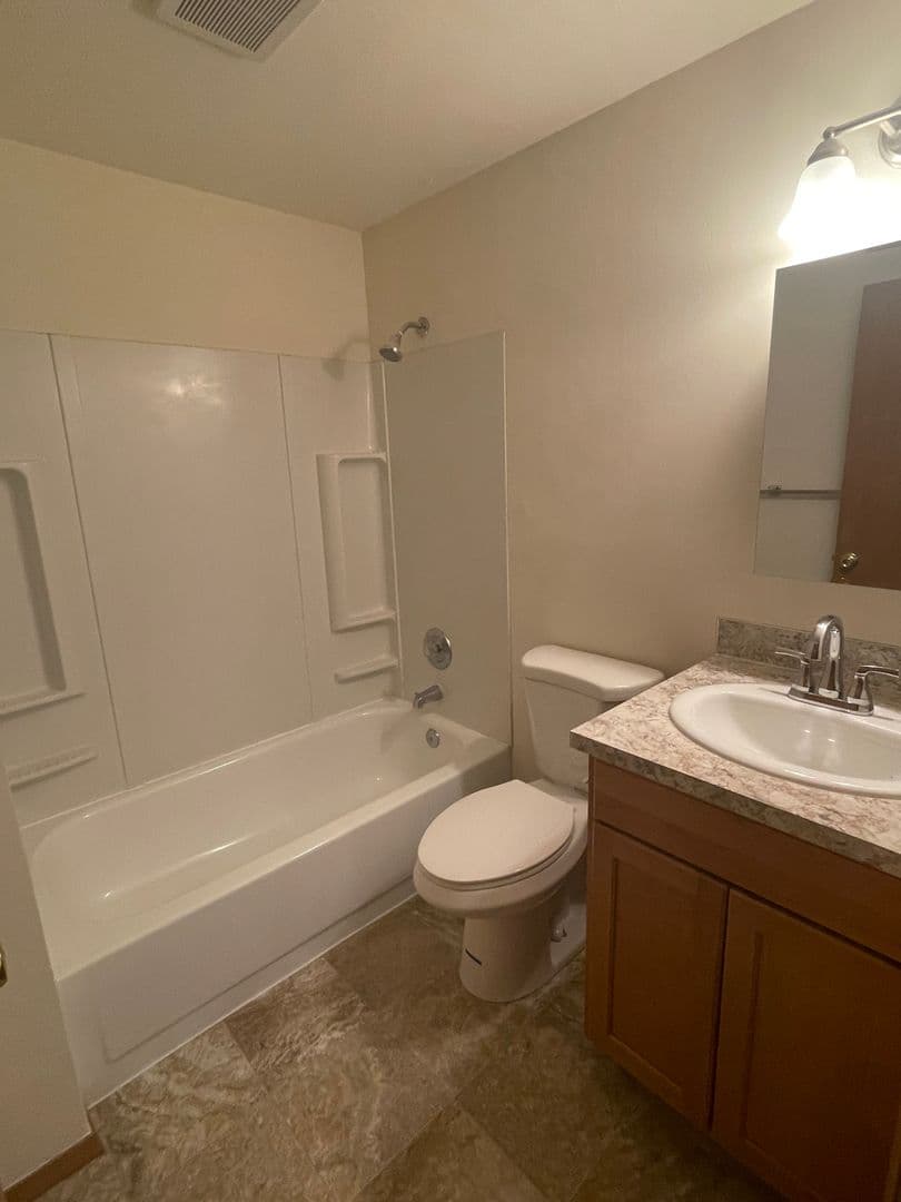 Oak Harbor Apartment: 690 NW Atalanta Way #M
