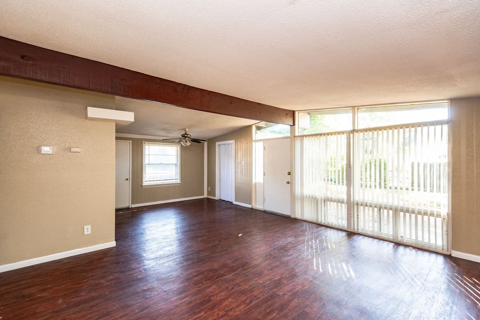 Florissant House: 1015 Robinwood Dr