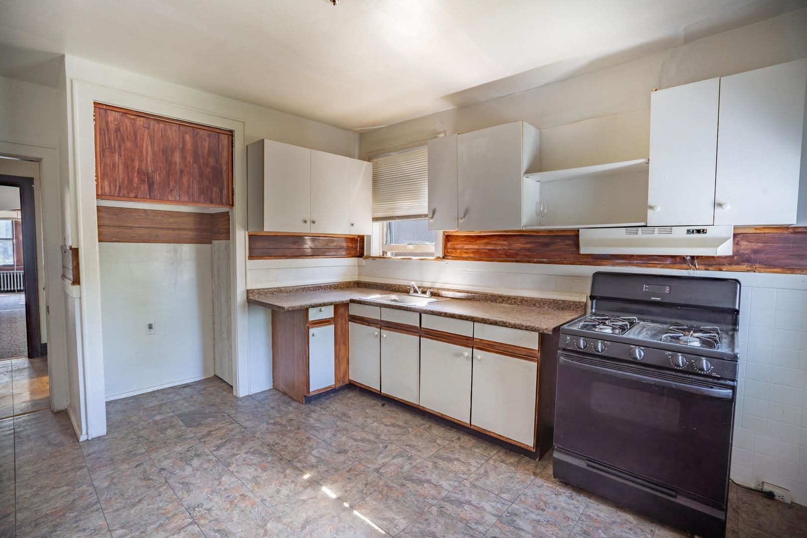 Saint Louis Apartment: 4841 Penrose