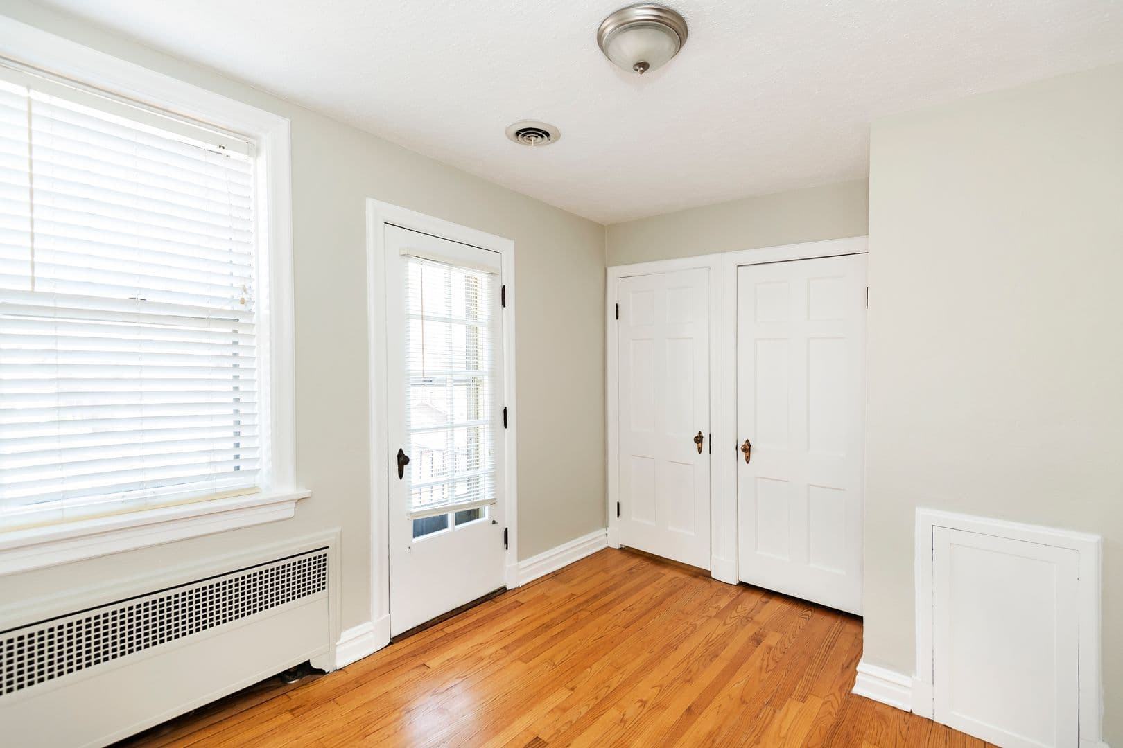 St.Louis House: 5827 Delor