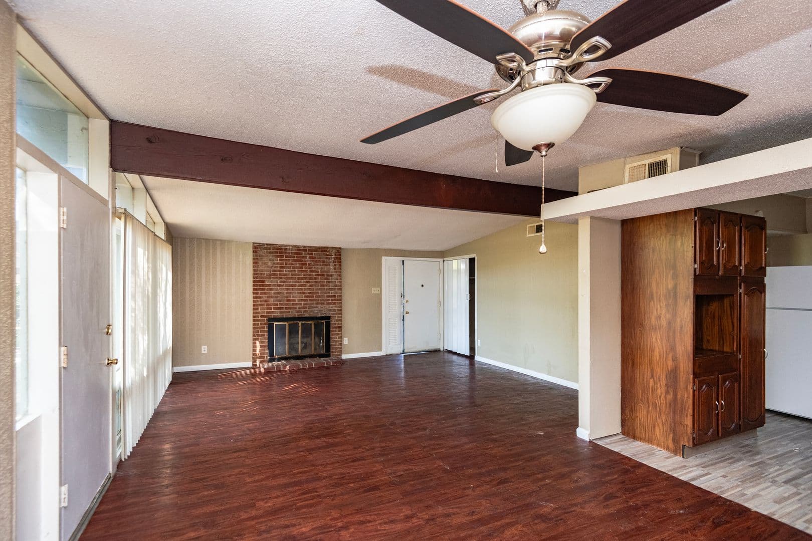 Florissant House: 1015 Robinwood Dr