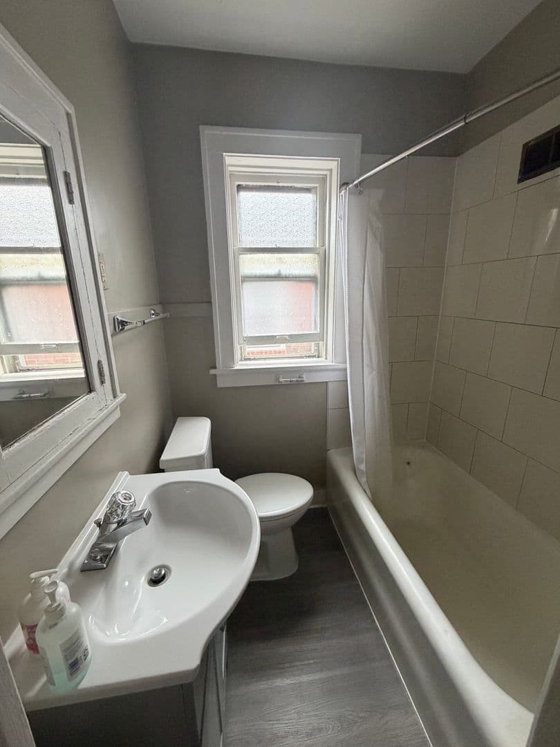 Saint Louis Apartment: 4953 Eichelberger