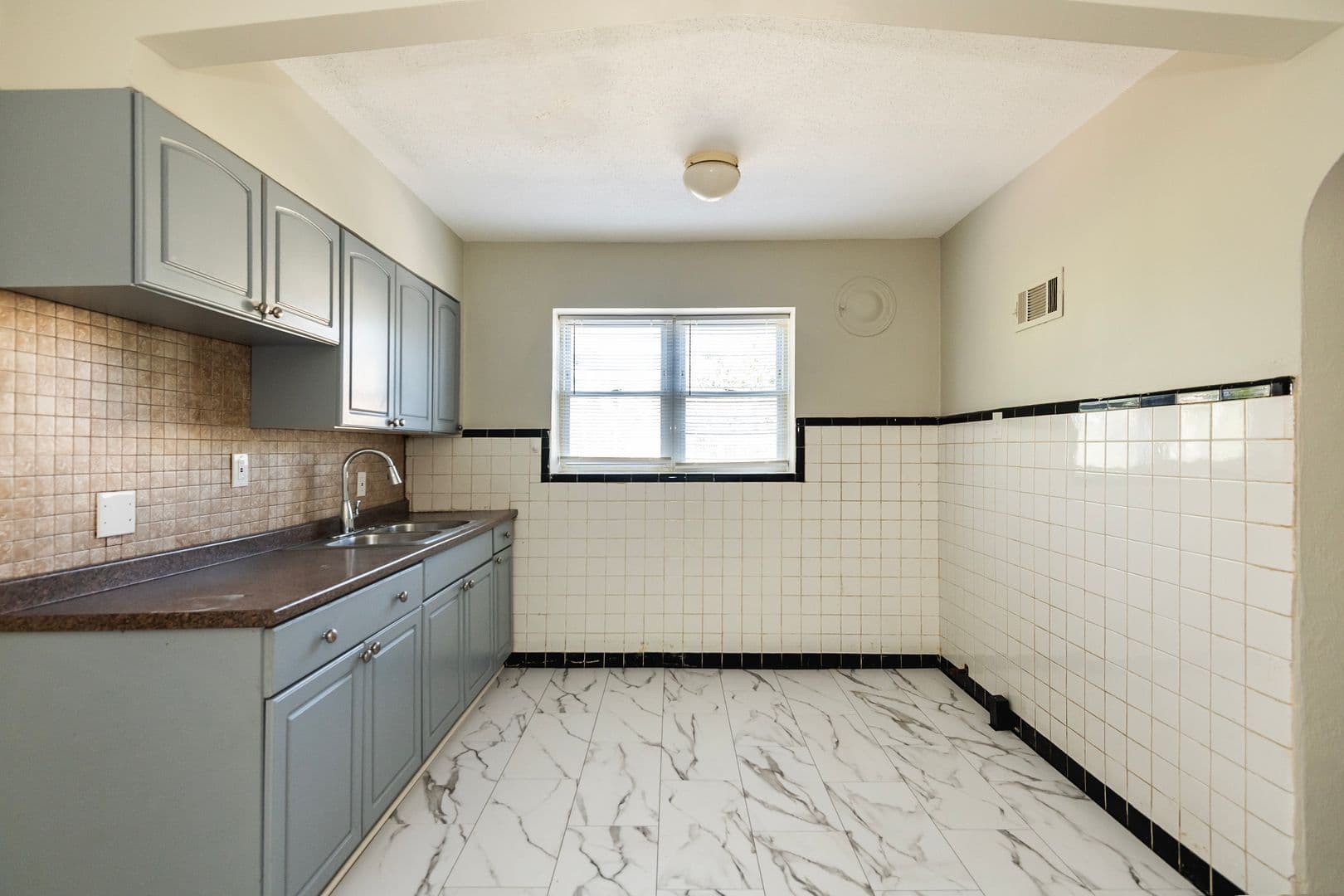 Saint Louis Apartment: 5322 Miami St