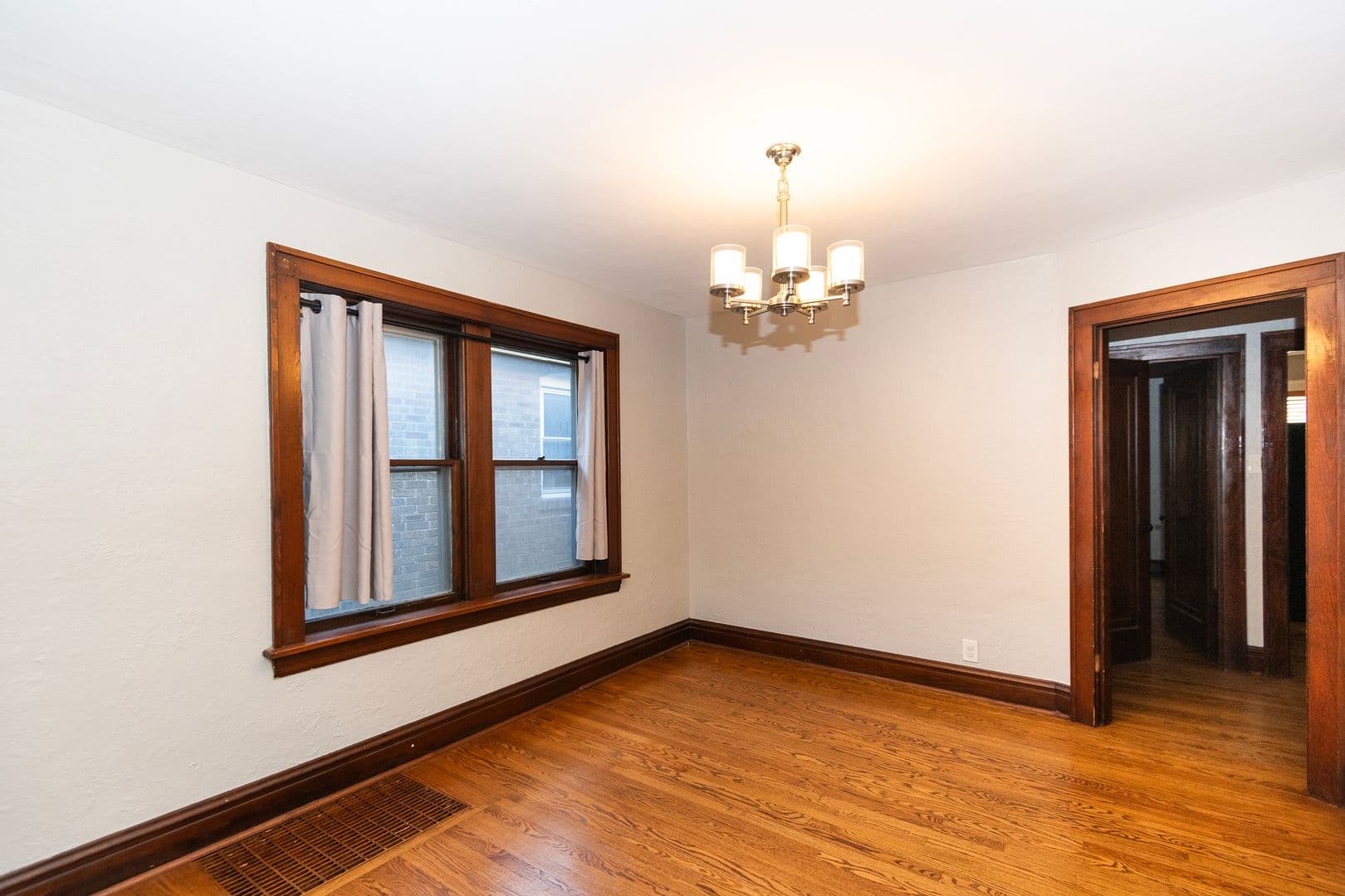 St. Louis House: 5514 Nottingham Ave