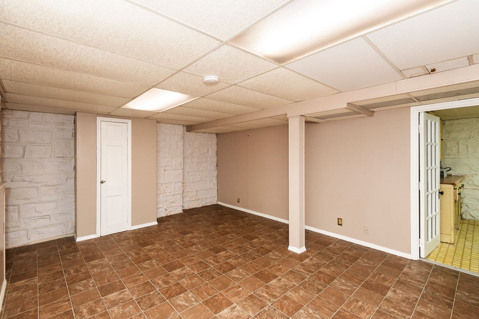 St.Louis House: 5827 Delor