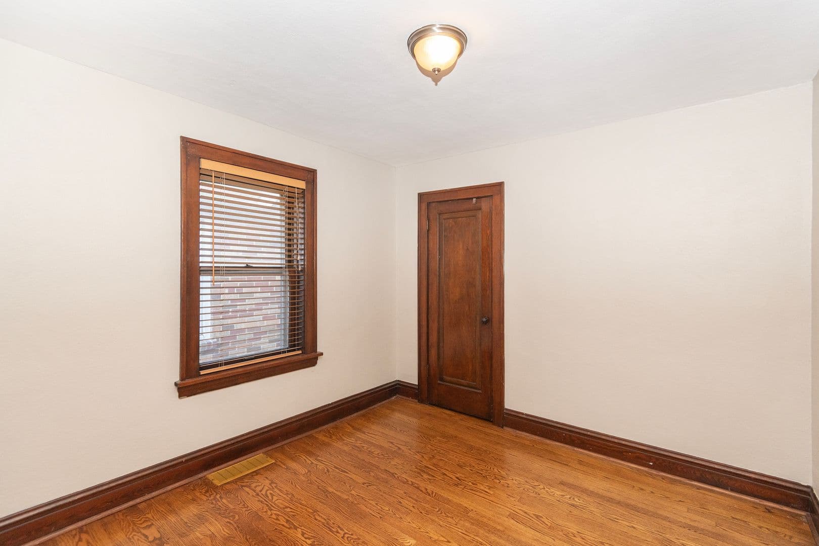St. Louis House: 5514 Nottingham Ave