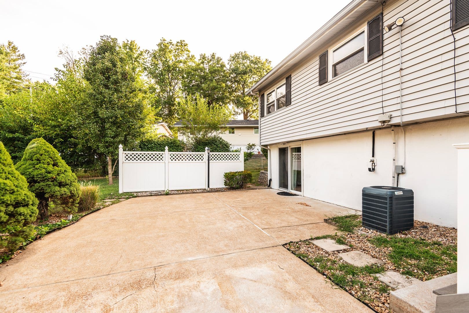 St. Louis House: 2334 Rosegarden Dr