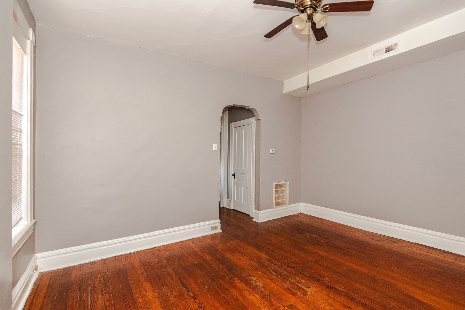 St.Louis Apartment: 1937 Utah