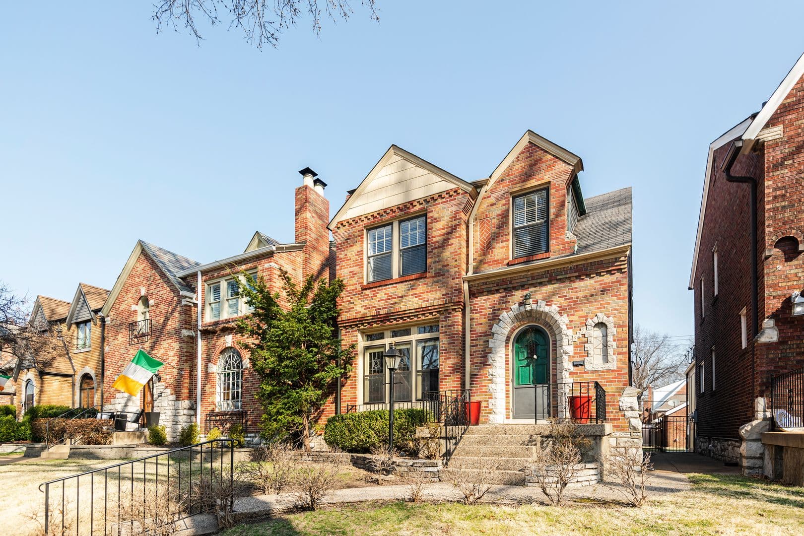 St.Louis House: 5827 Delor