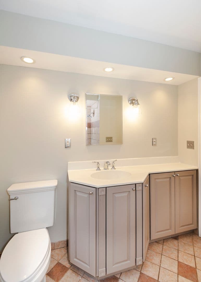 St.Louis House: 5827 Delor