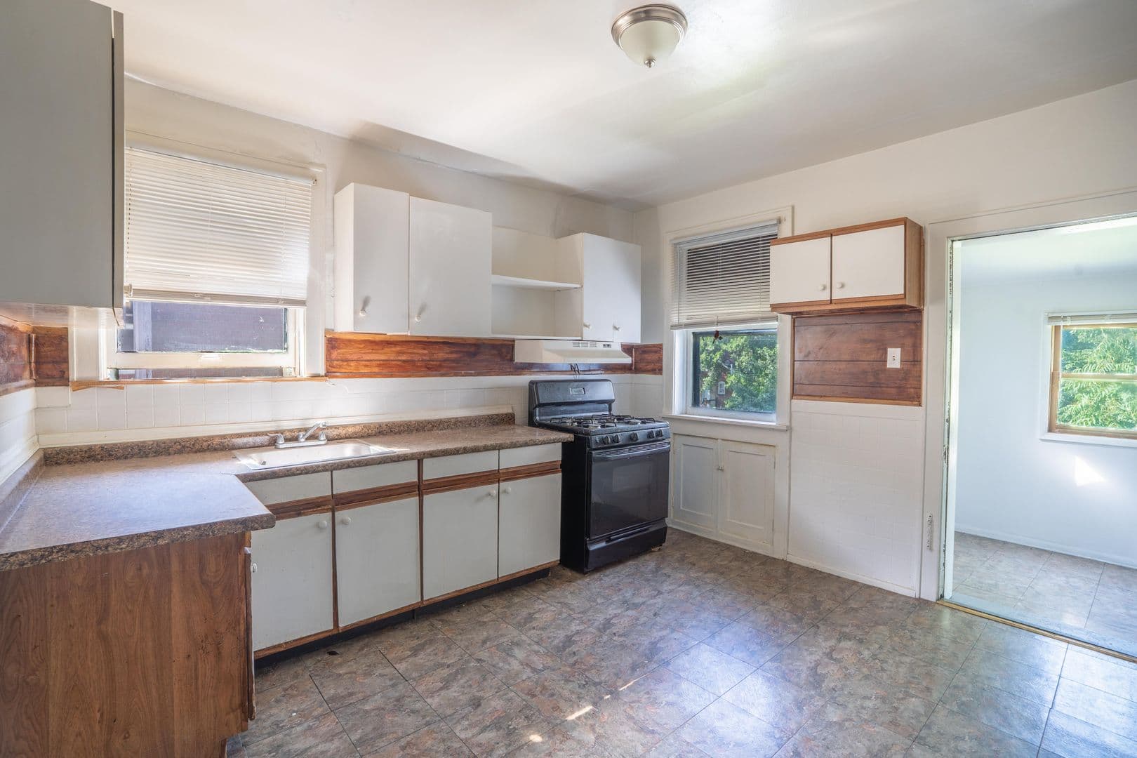 Saint Louis Apartment: 4841 Penrose