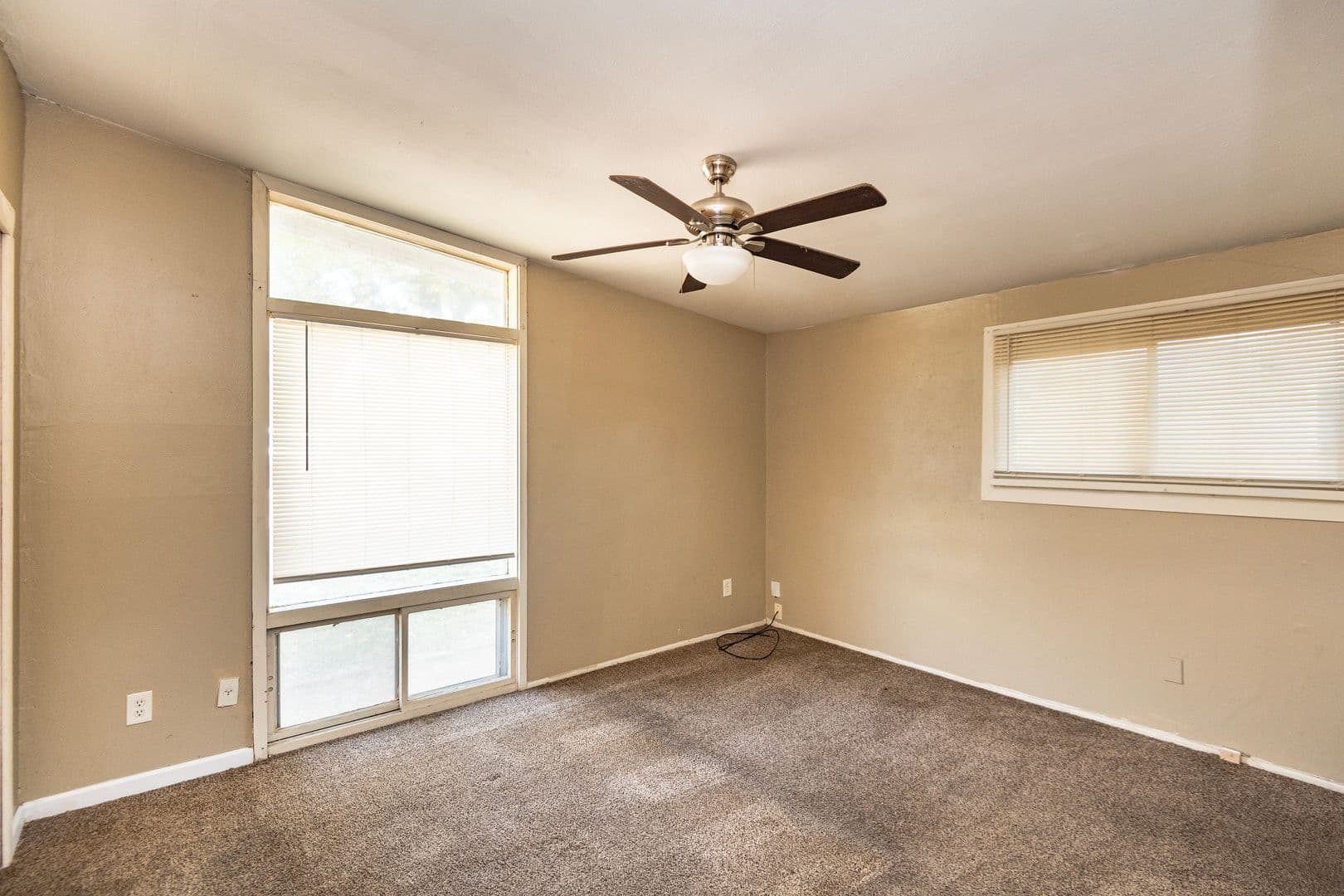 Florissant House: 1015 Robinwood Dr