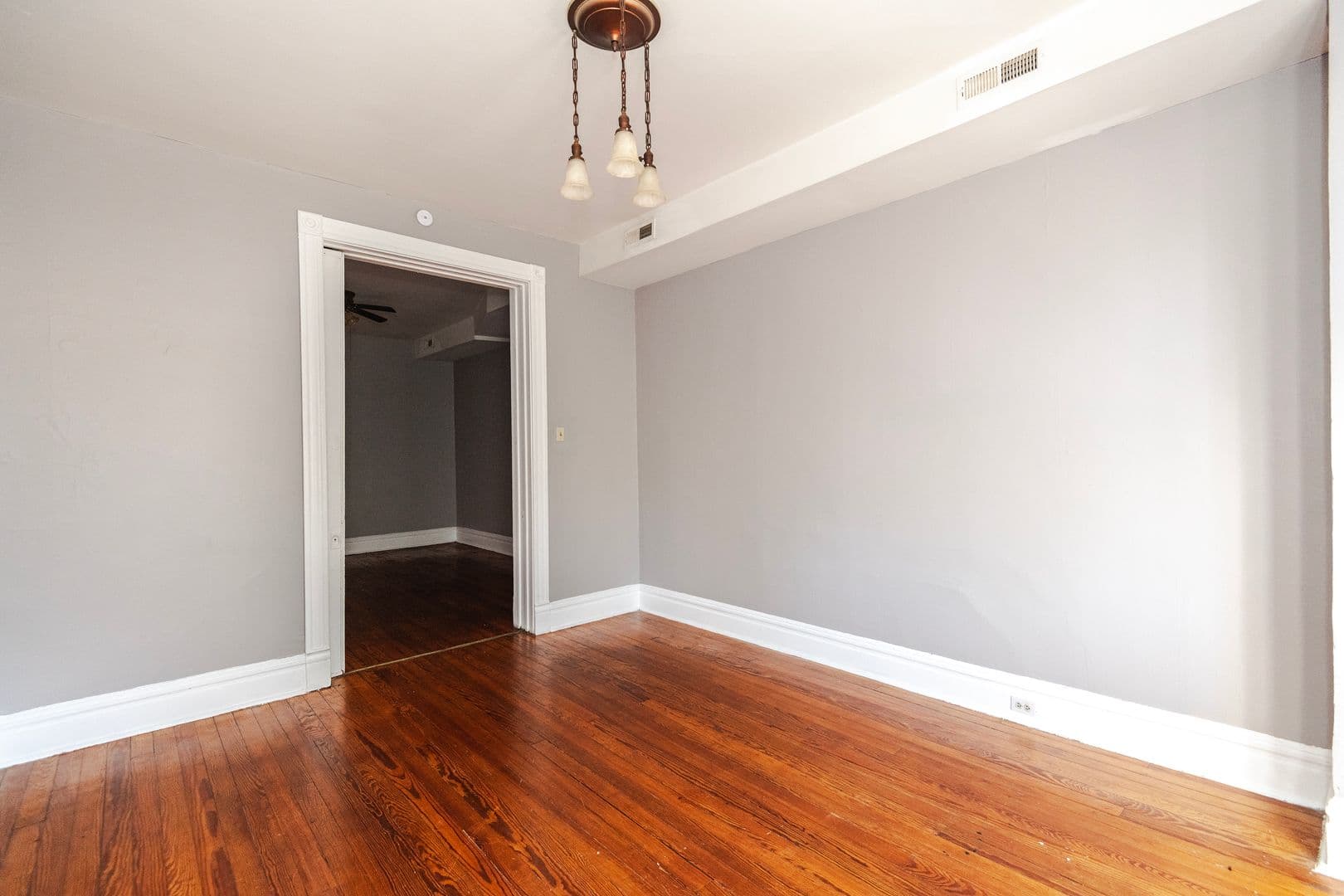 St.Louis Apartment: 1937 Utah
