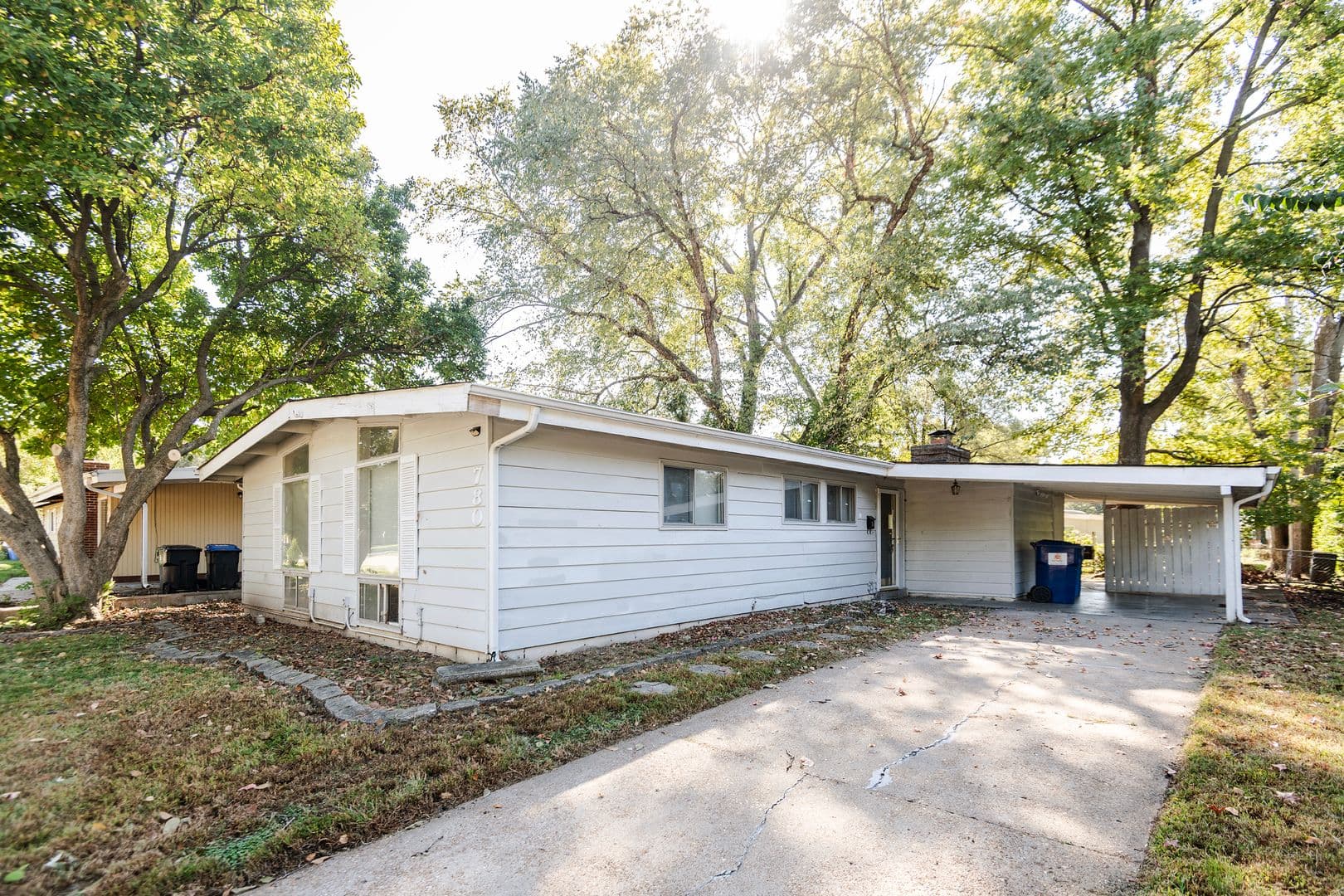 Florissant House: 1015 Robinwood Dr