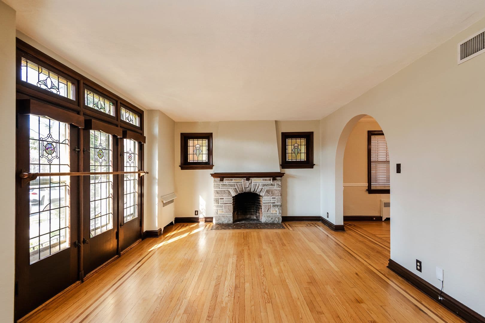 St.Louis House: 5827 Delor