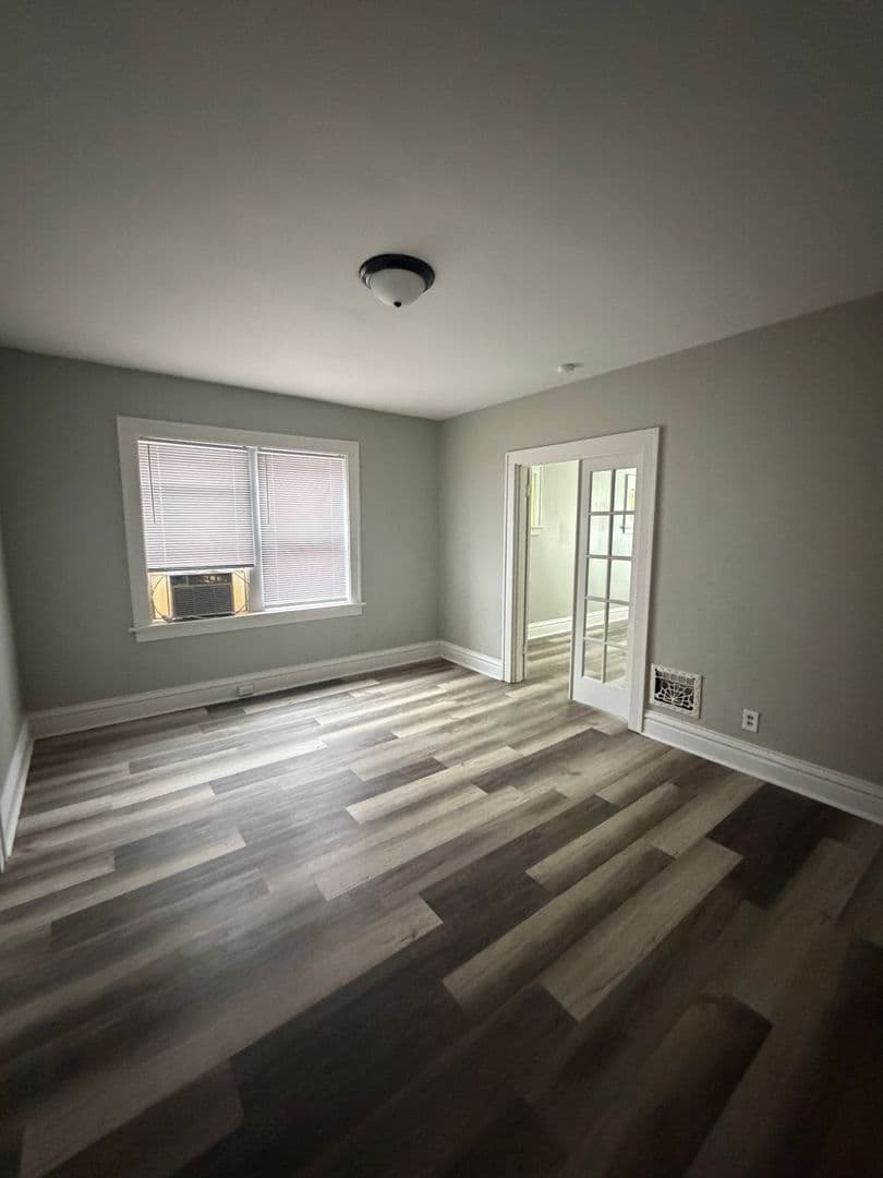 Saint Louis Apartment: 4953 Eichelberger