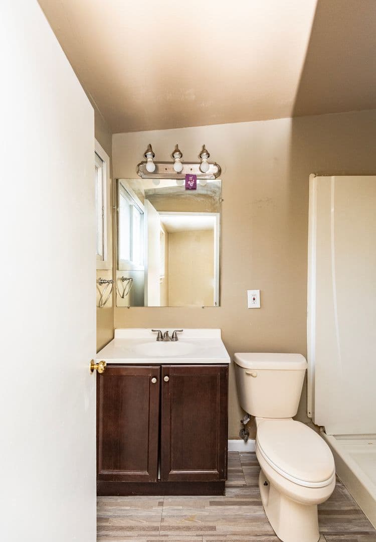 Florissant House: 1015 Robinwood Dr