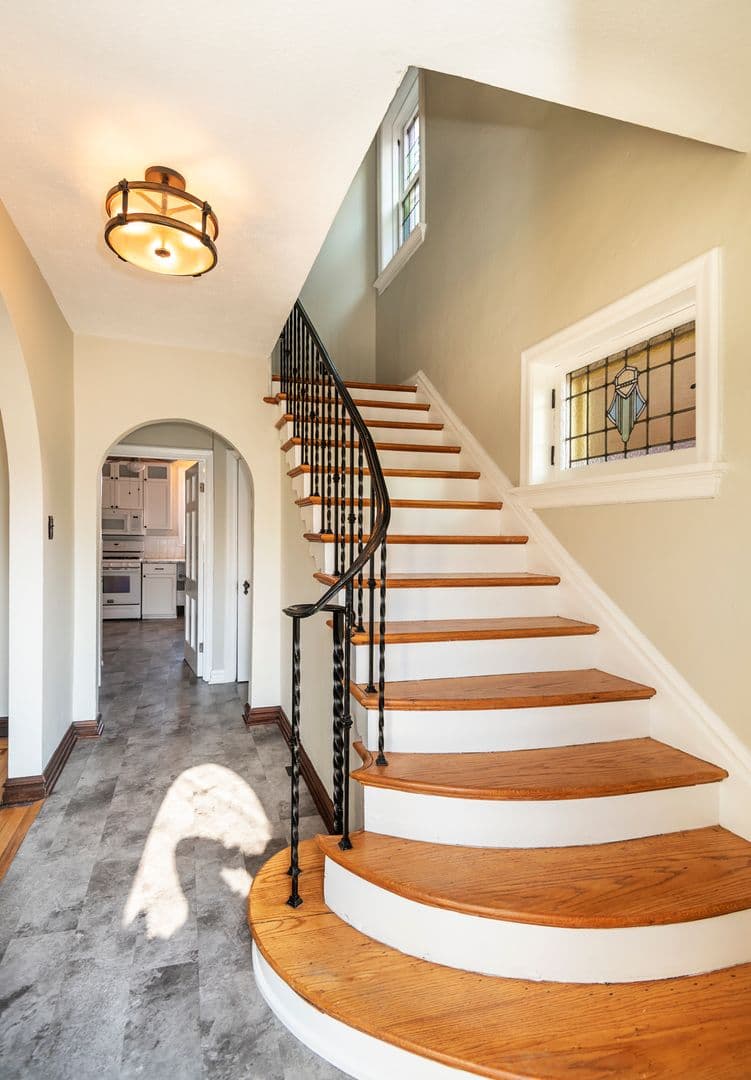St.Louis House: 5827 Delor