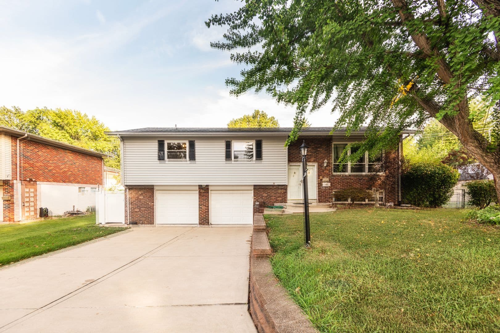 St. Louis House: 2334 Rosegarden Dr