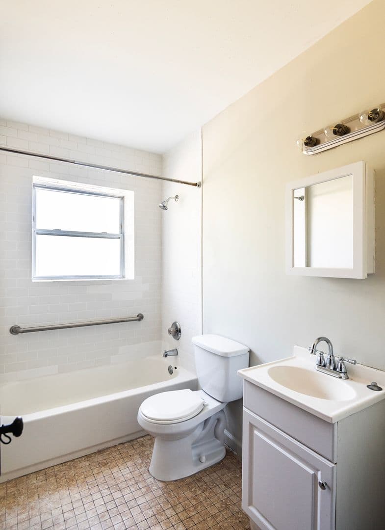 Saint Louis Apartment: 5322 Miami St