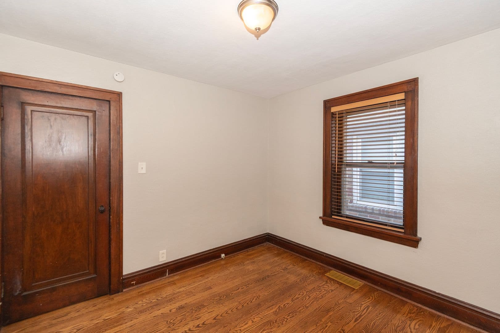 St. Louis House: 5514 Nottingham Ave