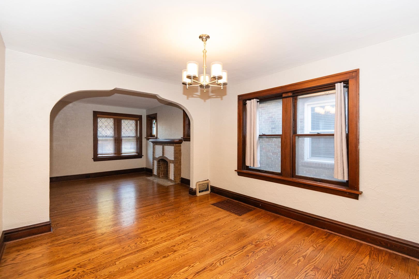 St. Louis House: 5514 Nottingham Ave