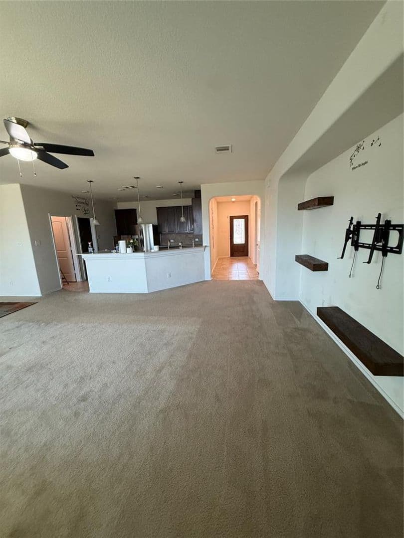 Pflugerville House: 16602 Brogan Ln