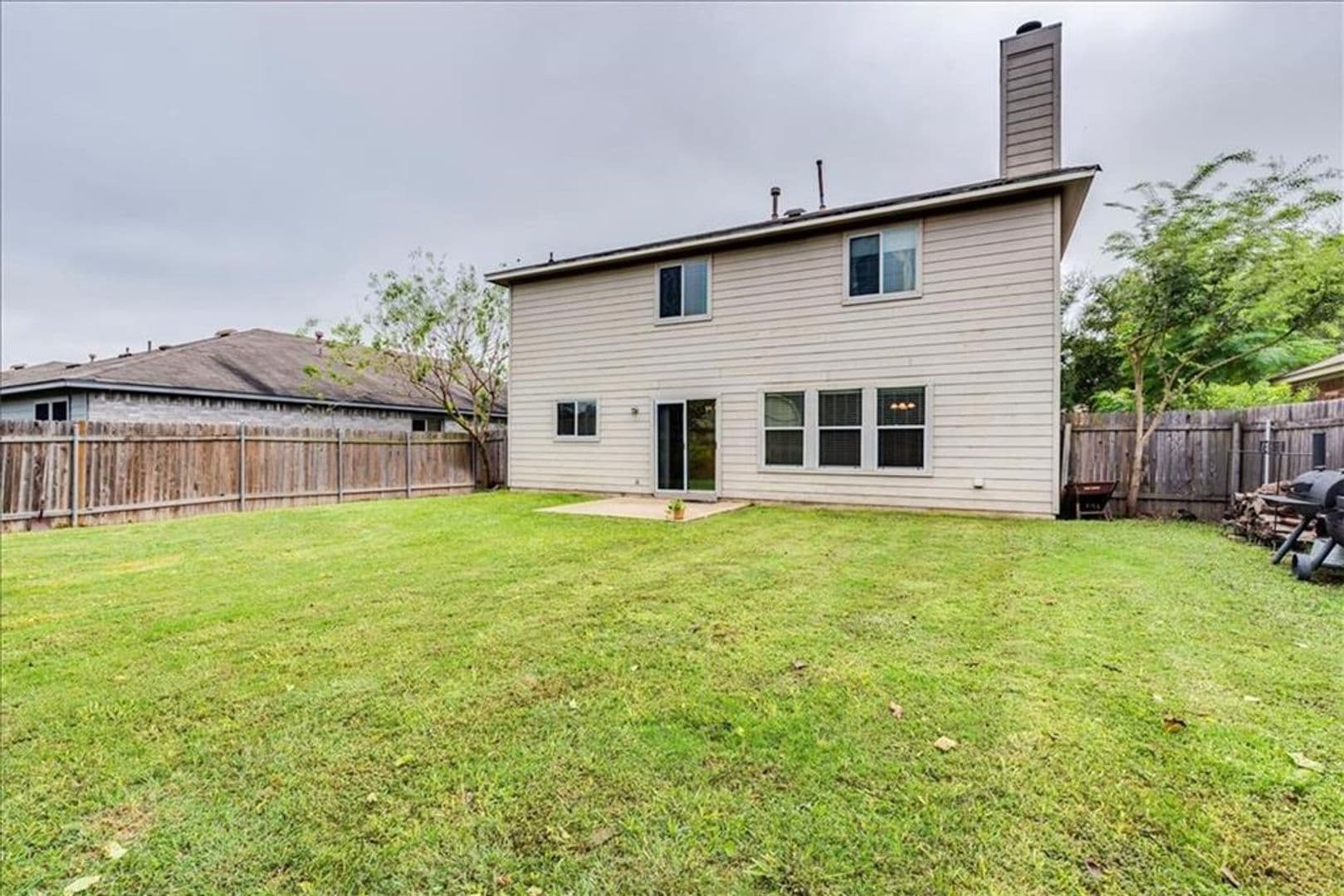 Kyle House: 221 Primrose Blvd