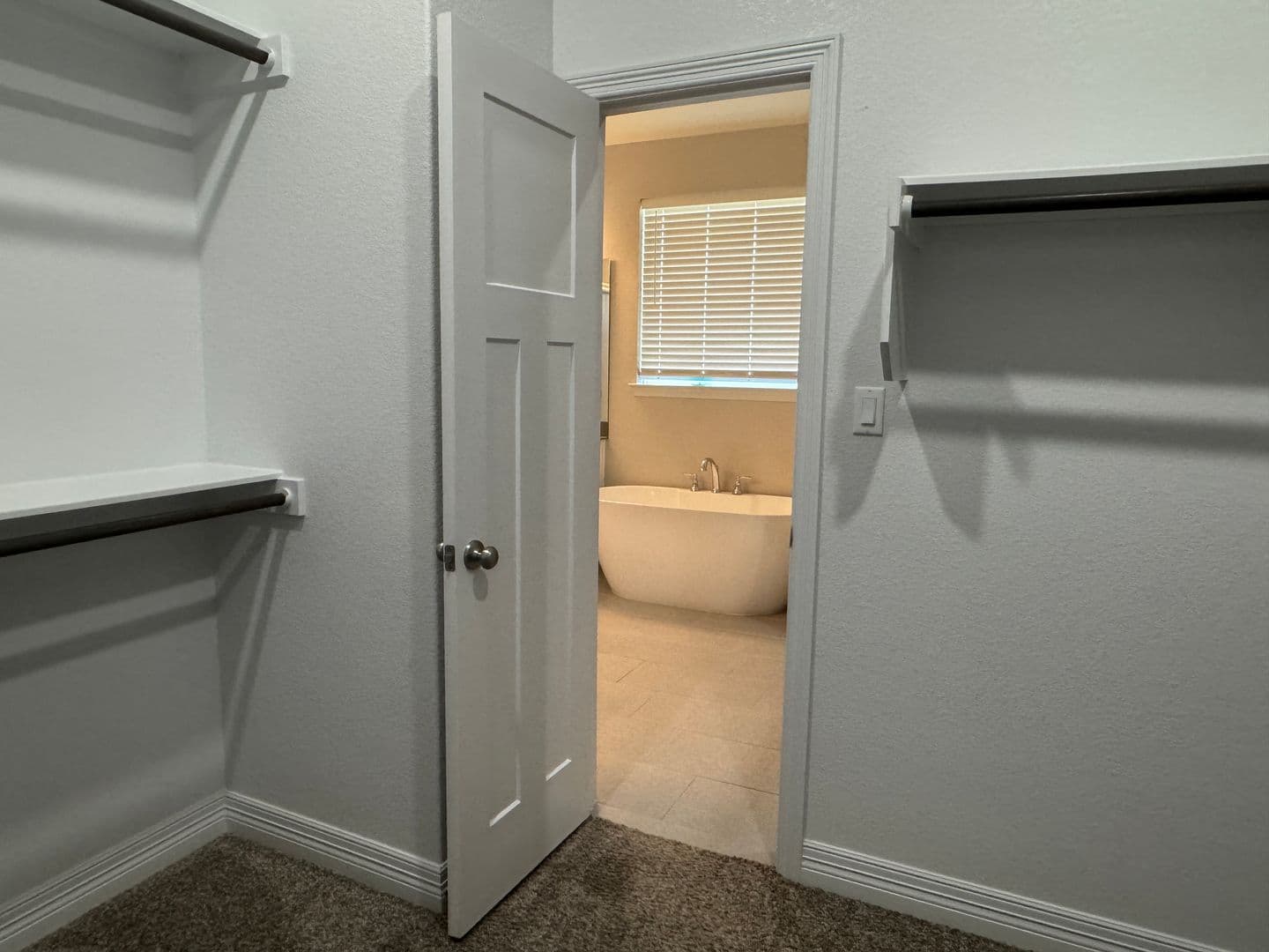 Georgetown House: 812 Karst Cv