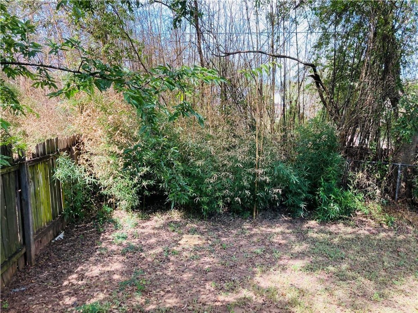 Elgin Apartment: 112 Hillside Cove