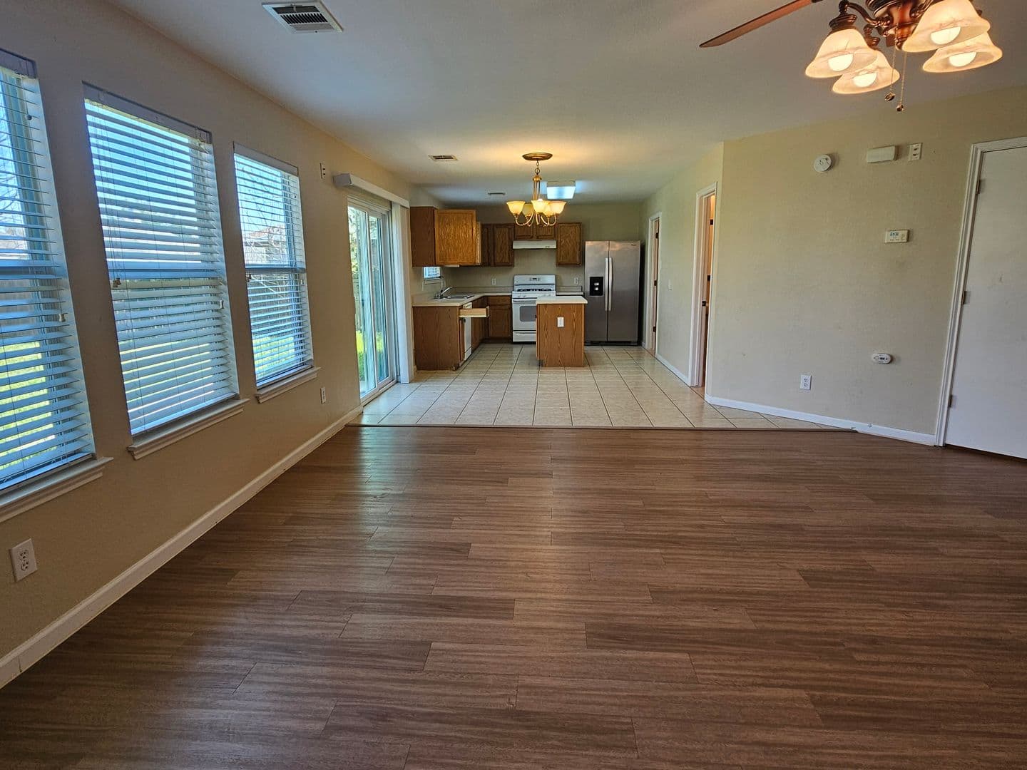 Kyle House: 221 Primrose Blvd