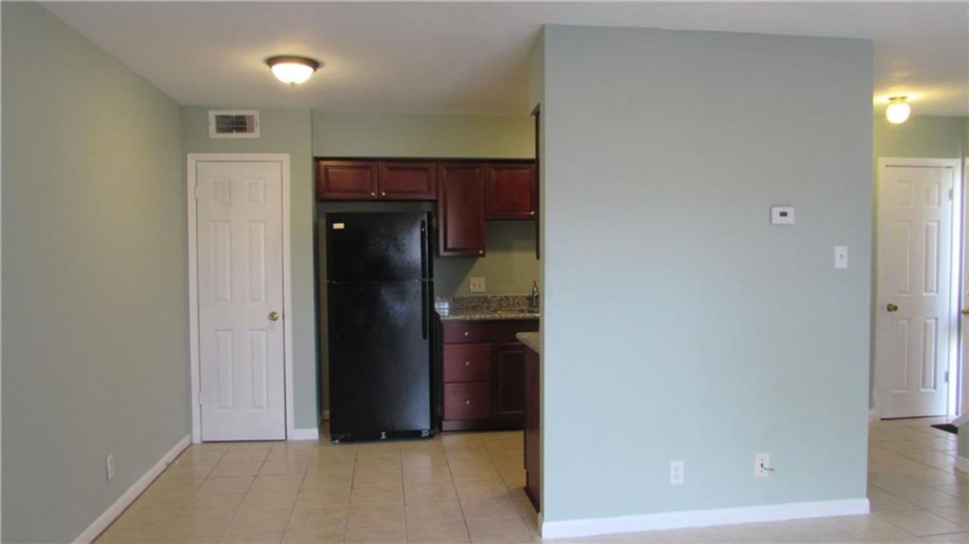 Austin Apartment: 2208 Mission Hill Circle