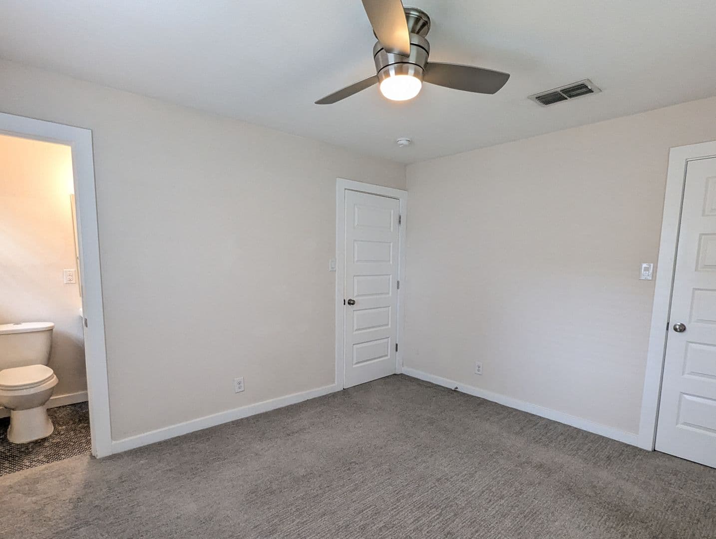 Austin House: 11308 Hilltop St