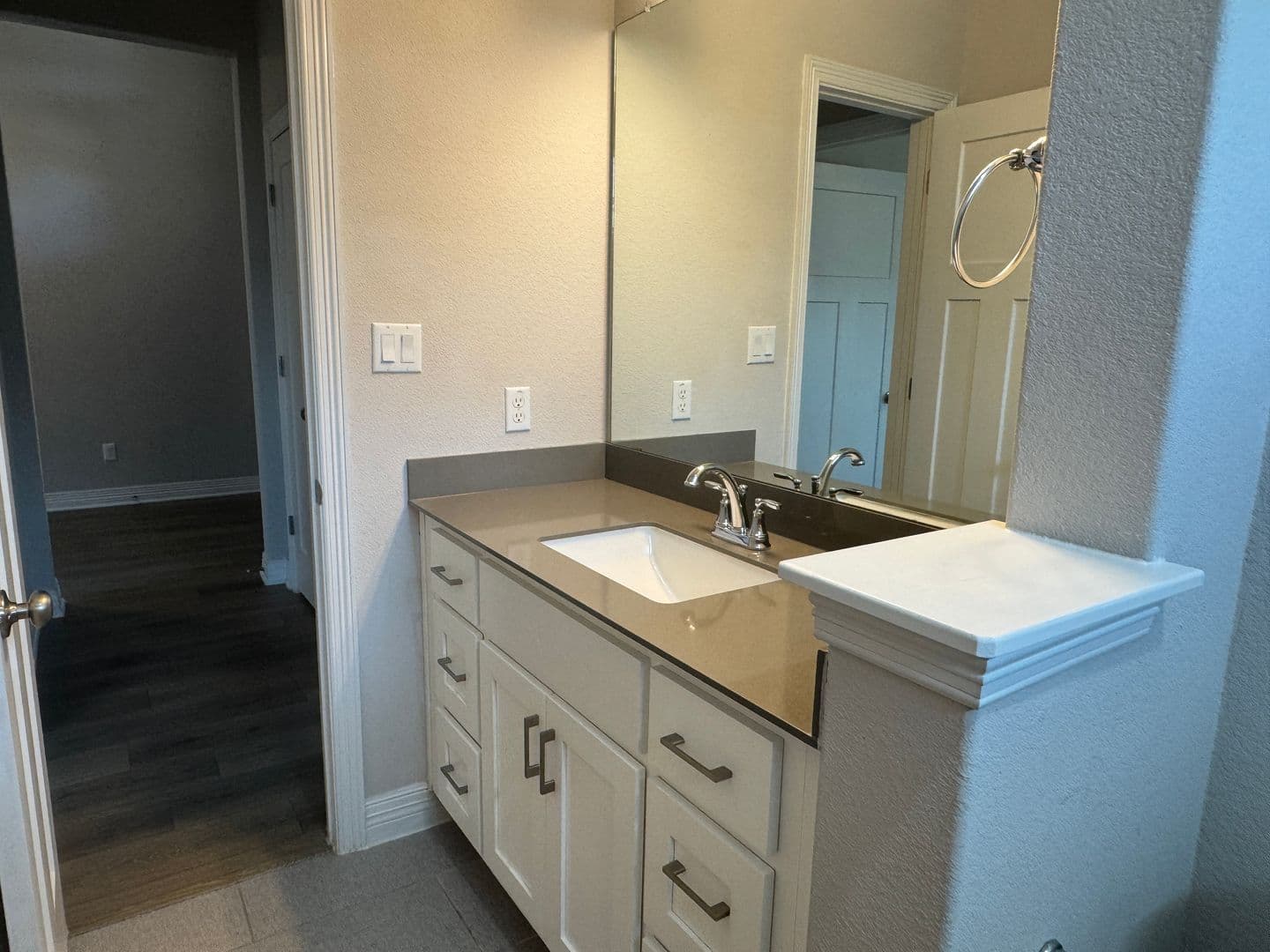 Georgetown House: 812 Karst Cv
