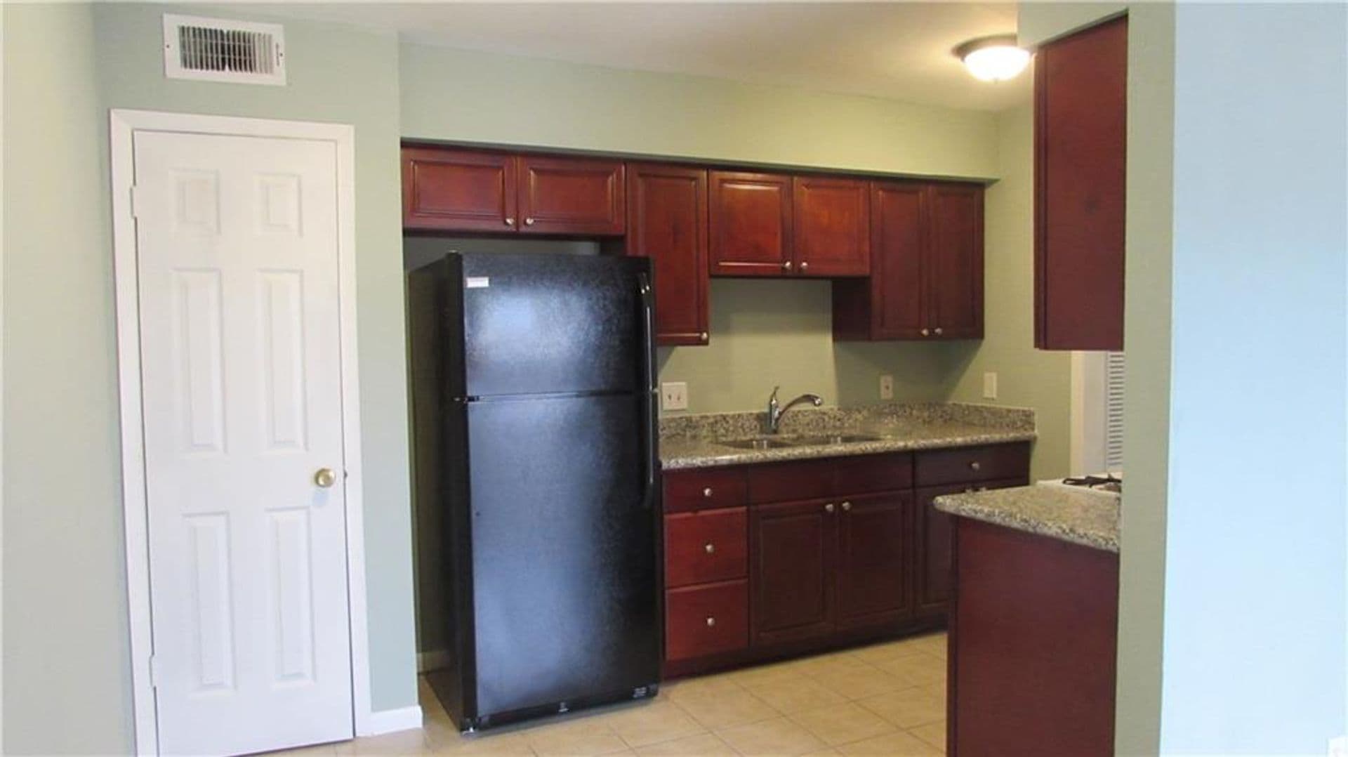 Austin Apartment: 2208 Mission Hill Circle